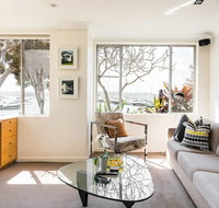 Waterfront Apartment Brimming with Inspirational Artwork - Australia Accommodation