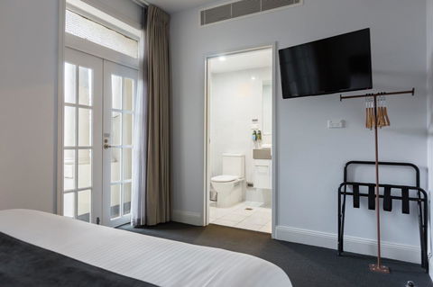 The Lucky Hotel - Australia Accommodation 26