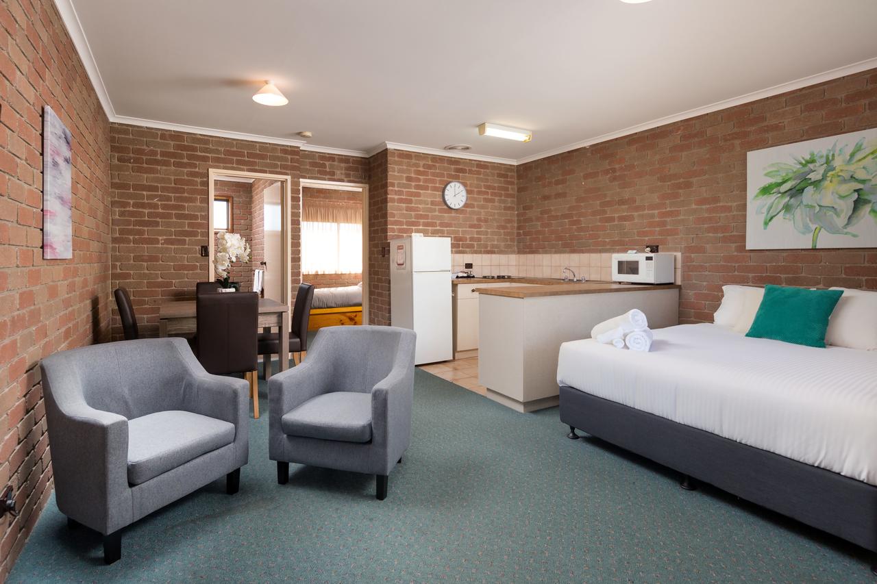 Nyora NSW Australia Accommodation