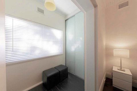 BONDI BEACH PRIME 1 Bedroom + Sunroom - Australia Accommodation 5