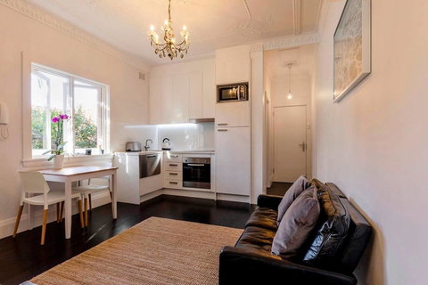BONDI BEACH PRIME 1 Bedroom + Sunroom - Australia Accommodation 0