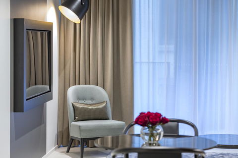 SKYE Suites Sydney - Australia Accommodation 11