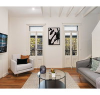 Walk to the city from this renovated heritage gem - Australia Accommodation