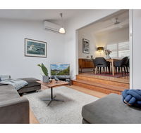 Spacious cottage with views 10 mins from the city - Australia Accommodation