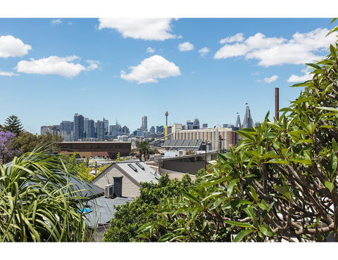 Spacious Cottage With Views, 10 Mins From The City - Australia Accommodation 21