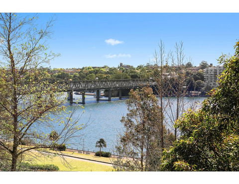 Spacious Cottage With Views, 10 Mins From The City - Australia Accommodation 22