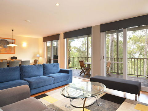 Villa De Saran Located Within Cypress Lakes - Australia Accommodation 0