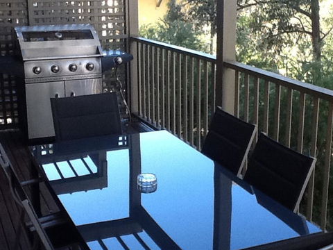 Villa De Saran Located Within Cypress Lakes - Australia Accommodation 9
