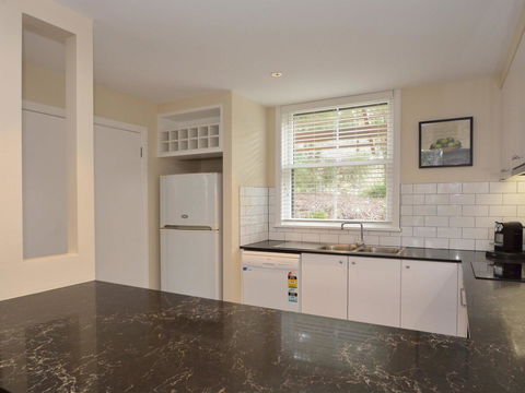 Villa De Saran Located Within Cypress Lakes - Australia Accommodation 2