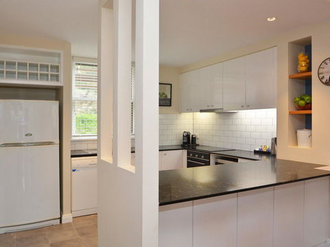 Villa De Saran Located Within Cypress Lakes - Australia Accommodation 8