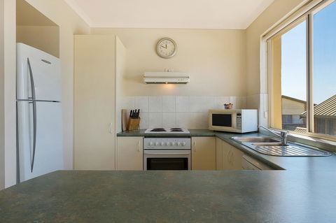Baywatch Apartments Merimbula - Australia Accommodation 18