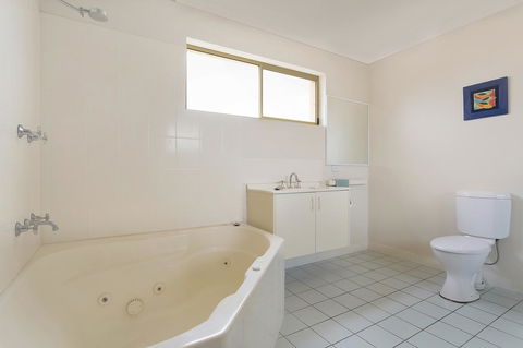 Baywatch Apartments Merimbula - Australia Accommodation 15