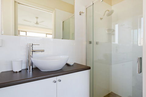 Baywatch Apartments Merimbula - Australia Accommodation 13