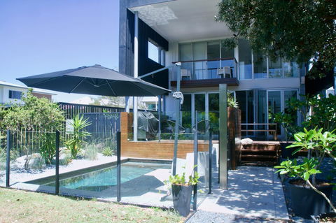 Casuarina Beachfront House - Hostie Properties - Australia Accommodation 4