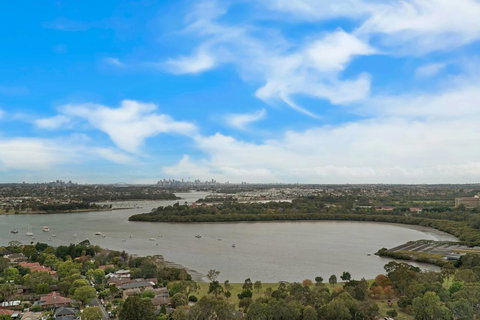 Cozy Apartment With Water View Plus Winter Garden - Australia Accommodation 8