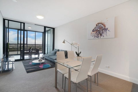 Cozy Apartment With Water View Plus Winter Garden - Australia Accommodation 0