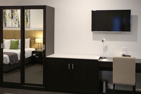 Best Western Plus Bolton On The Park - Australia Accommodation 13