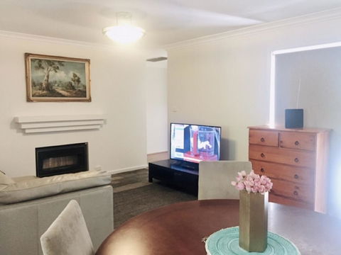 Beautiful Family Holiday House - Australia Accommodation 4