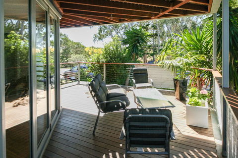 Valla's Beach House - Australia Accommodation 14
