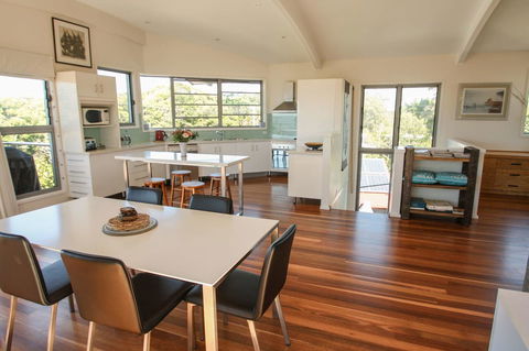 Valla's Beach House - Australia Accommodation 10