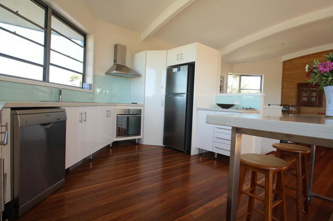 Valla's Beach House - Australia Accommodation 8
