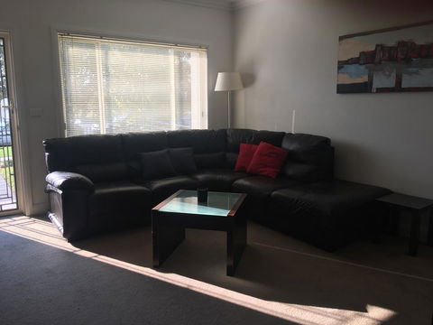 Travers Street Apartment - Australia Accommodation 8