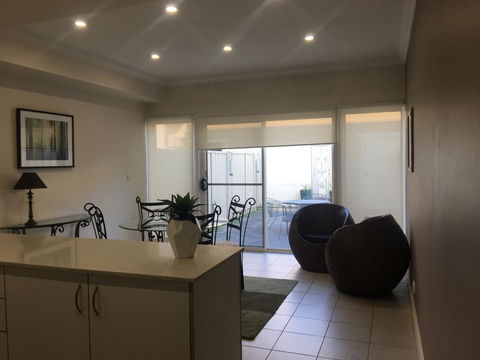 Travers Street Apartment - Australia Accommodation 3