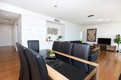 The Penthouse - Australia Accommodation 8