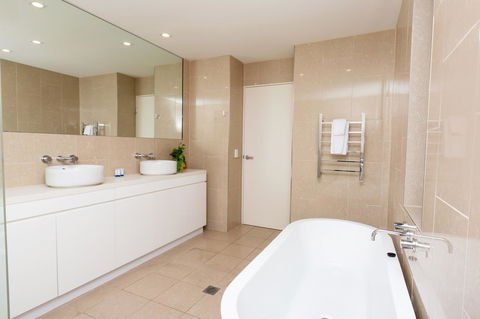 The Penthouse - Australia Accommodation 14
