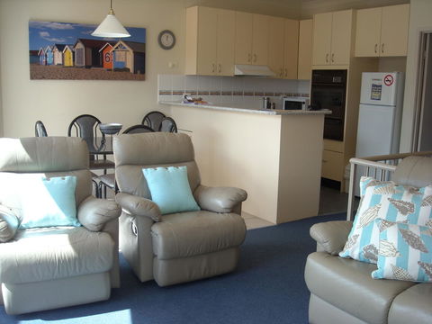 Beaches Apartments Merimbula - Australia Accommodation 2