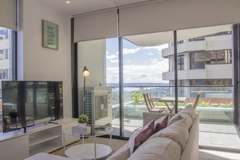 Cozy Apartment With Harbour Bridge View In Bondi - Australia Accommodation 1