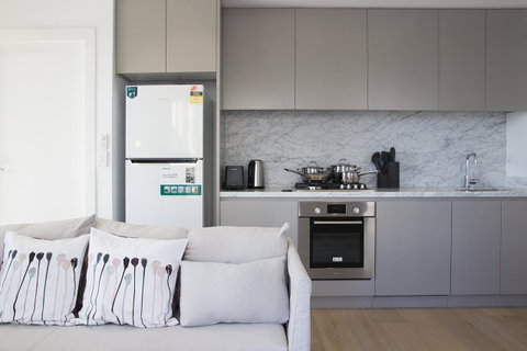 Cozy Apartment With Harbour Bridge View In Bondi - Australia Accommodation 2