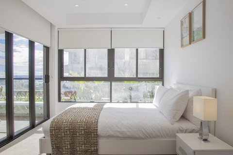 Cozy Apartment With Harbour Bridge View In Bondi - Australia Accommodation 5