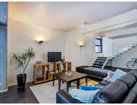Urban Loft Close To Sydney Hot Spots - Australia Accommodation 6