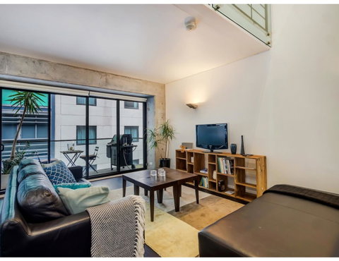 Urban Loft Close To Sydney Hot Spots - Australia Accommodation 12