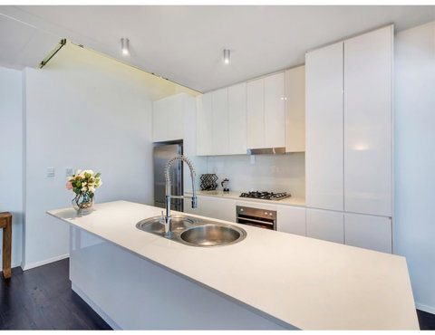 Urban Loft Close To Sydney Hot Spots - Australia Accommodation 2