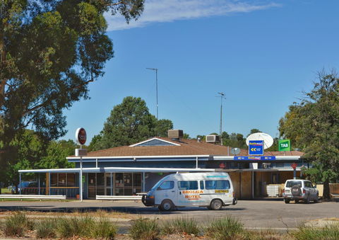 Brolga Hotel Motel - Coleambally - Australia Accommodation 29