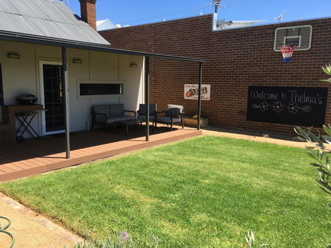 Thelma's Temora - Australia Accommodation 11