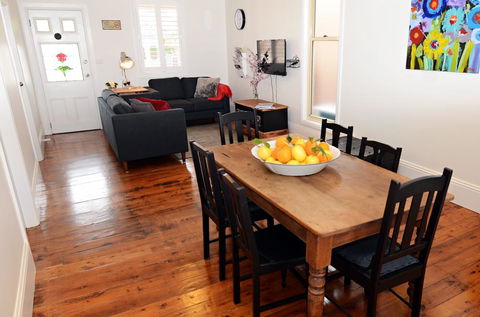 Thelma's Temora - Australia Accommodation 7