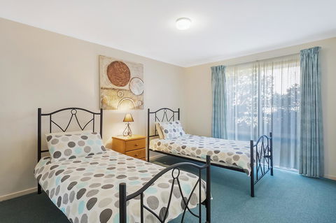 Black Dolphin Resort Motel & Apartments - Australia Accommodation 2