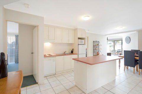 Black Dolphin Resort Motel & Apartments - Australia Accommodation 5