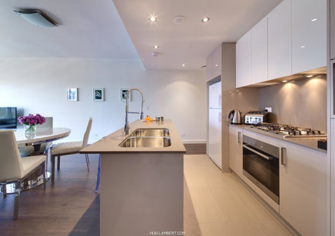 Zara Tower â€“ Luxury Suites And Apartments - Australia Accommodation 32