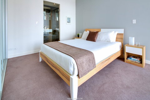 Zara Tower â€“ Luxury Suites And Apartments - Australia Accommodation 24
