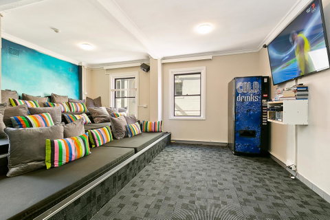 Mad Monkey Downtown - Australia Accommodation 8