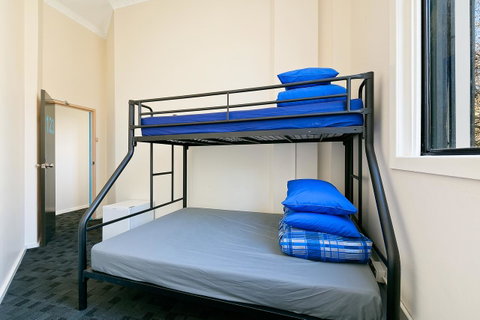 Mad Monkey Downtown - Australia Accommodation 13