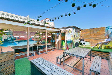 Mad Monkey Downtown - Australia Accommodation 11