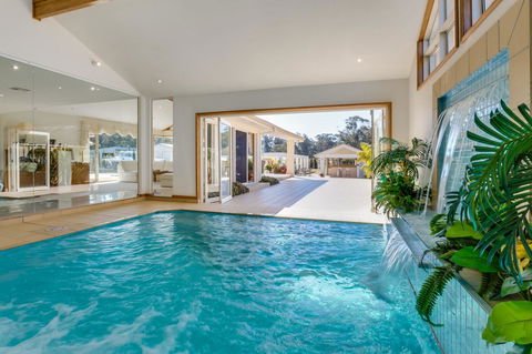One Mile Mansion - Private Coastal Retreat FREE FAMILY ADVENTURE PASS - Australia Accommodation 5