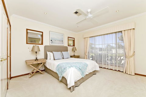 One Mile Mansion - Private Coastal Retreat FREE FAMILY ADVENTURE PASS - Australia Accommodation 15