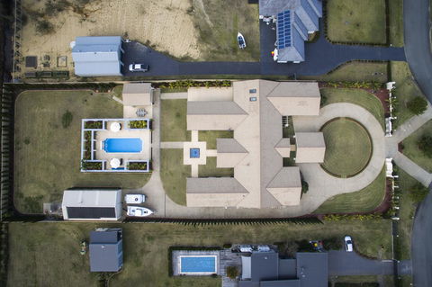 One Mile Mansion - Private Coastal Retreat FREE FAMILY ADVENTURE PASS - Australia Accommodation 21
