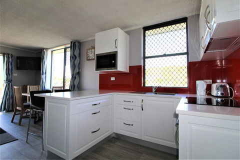 Beachfront 3, 25 Willow Street - Australia Accommodation 6